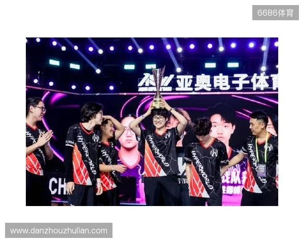 荷媒:利物浦有意阿尔克马尔新星斯密特,斯洛特对其很欣赏 荷媒:利物浦有意阿尔克马尔新星斯密特,斯洛特对其很欣赏