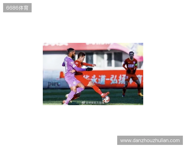 亚泰出征青岛准备赛季收官战 球迷助威歌声为子弟兵加油